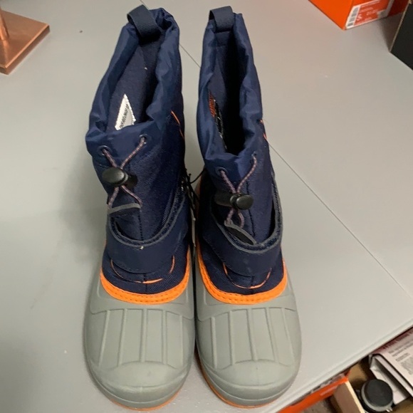 Cat &Jack waterproof boots NWT Velcro close Sz 2 - Picture 1 of 13